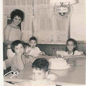 Meet your Posher, Loresa